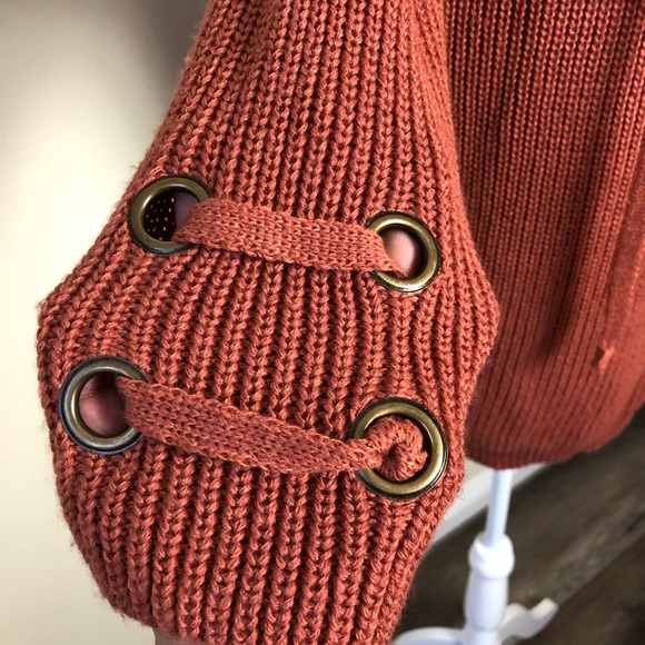 Miracle U.S.A Lace up Sweater - Picture 5 of 7